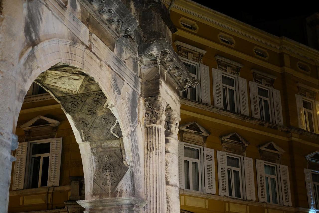 Teslina Apartments Pula Eksteriør billede